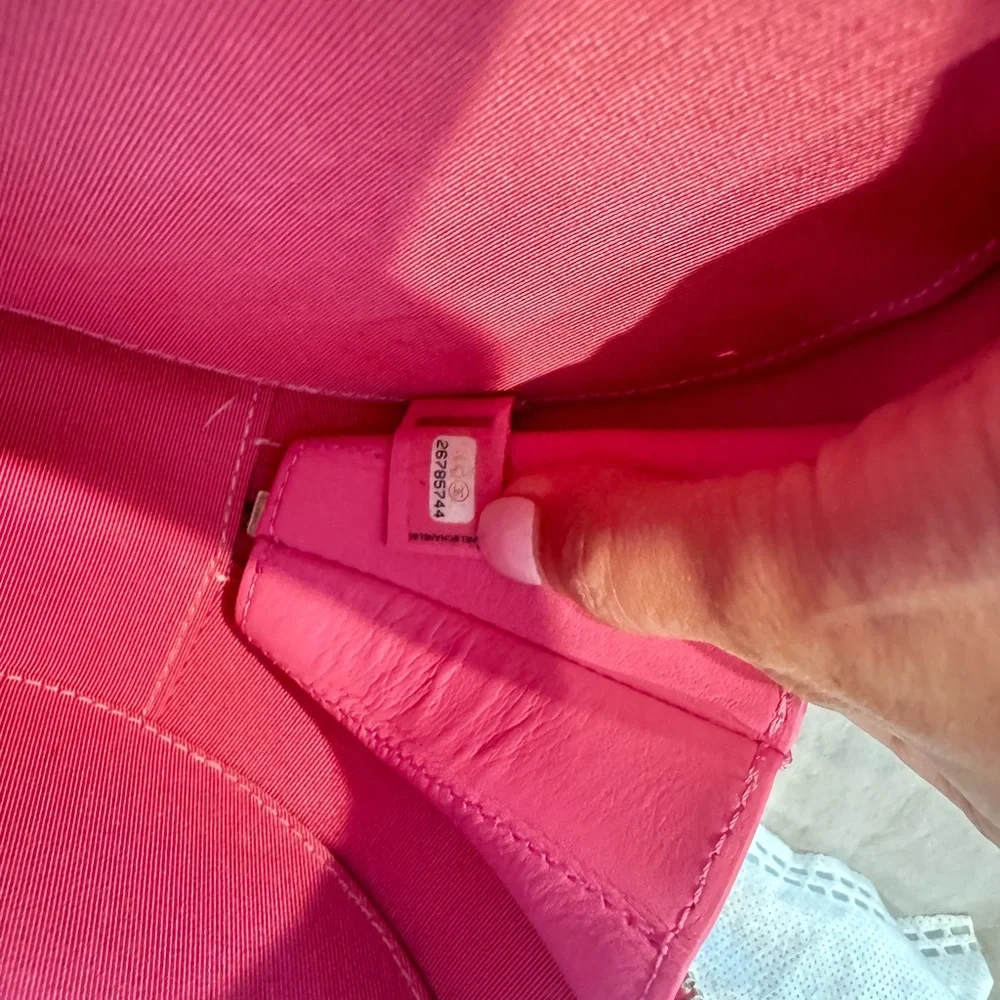 Authentic Chanel round a world bag in great condition - Picture 16 of 16